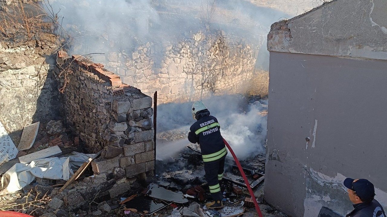 Erzurum"da korkutan kömürlük yangını