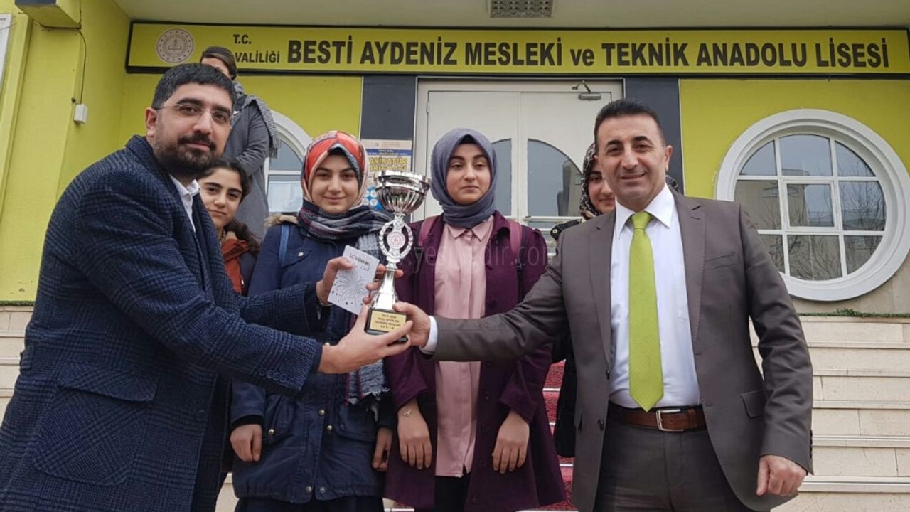 Besti Aydeniz Mesleki ve Teknik Anadolu Lisesi öğrencileri Satranç Turnuvasın''da İl Birincisi Oldu