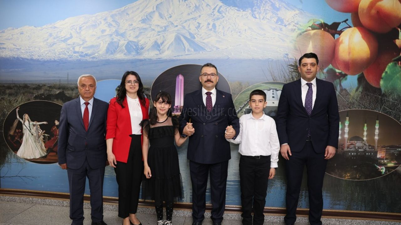 Vali  Ercan Turan Valilik Makamını Ataş ve Ergüle Devretti
