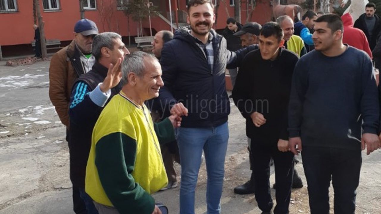 Üniversteli öğrencilerden örnek davranış