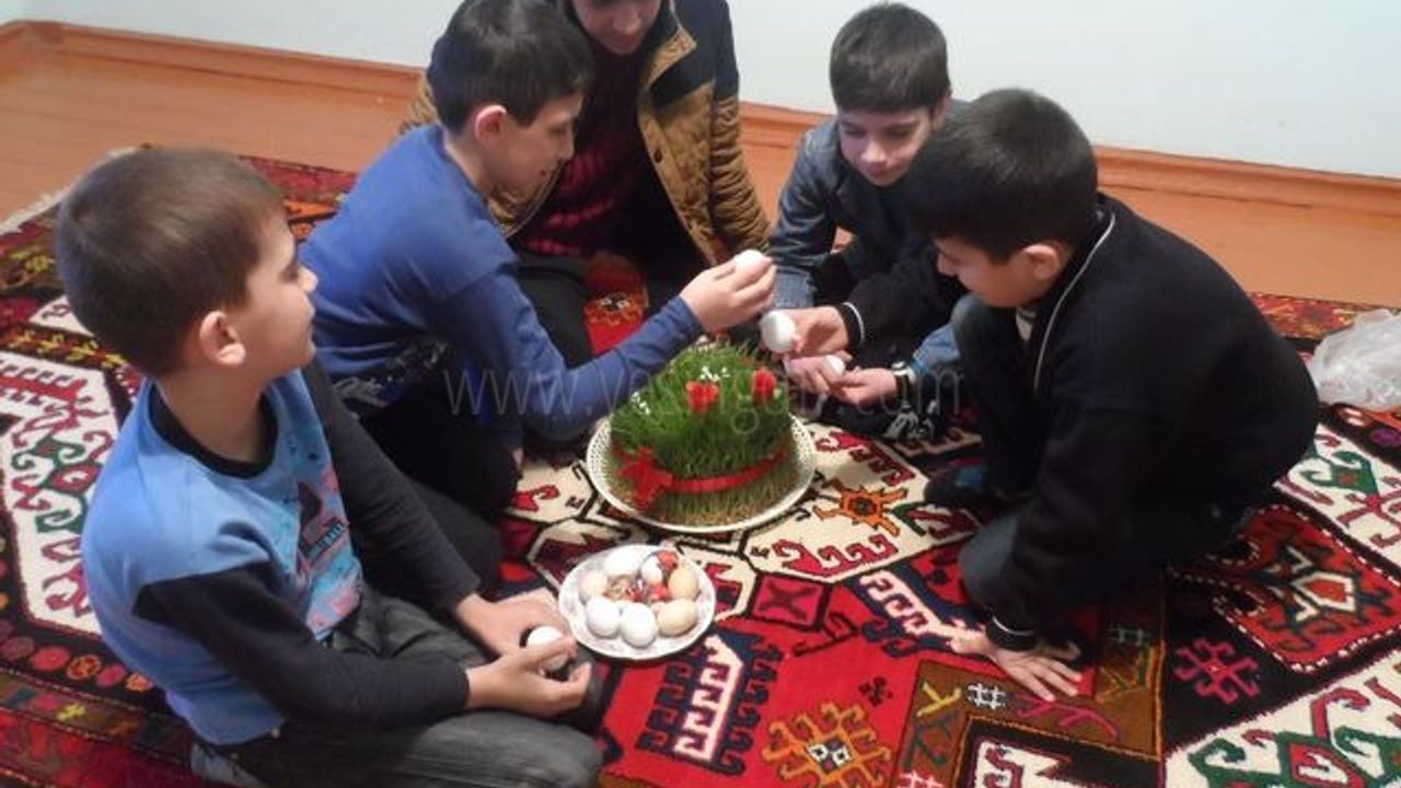 IĞDIRIN YAKIN TARİHİNE NOTLAR  -XlV- ÇOCUKLUĞUMUN  GEÇTİĞİ KARAKOYUNLUDA NEVRUZ BAYRAMI