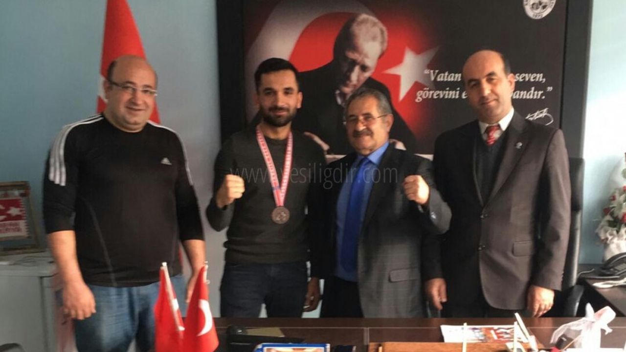 Başkan Kurban Kayaya Şampiyondan Ziyaret