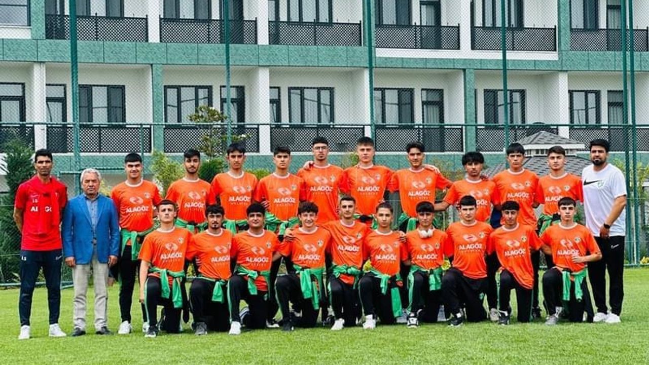 Alagöz Holding Iğdır FK Genç Sporcularını Desteklemeye Devam Ediyor