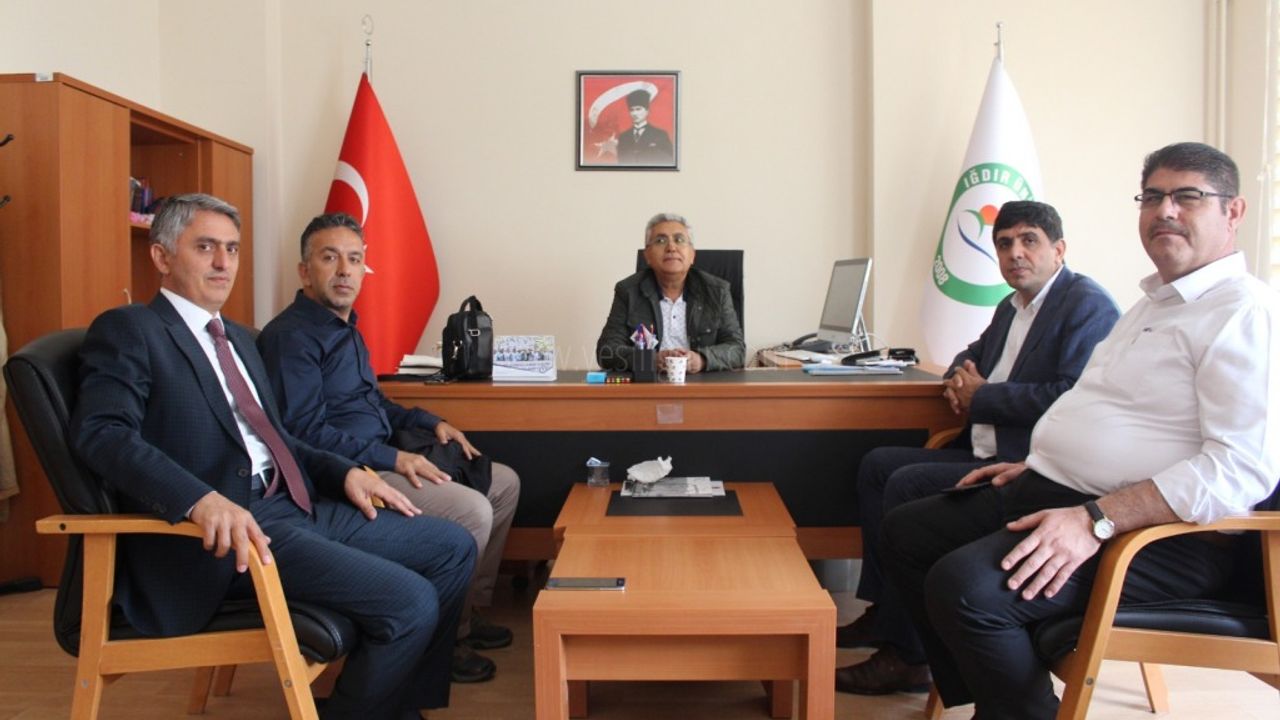 Rektör Alma ve Genel Sekreter Duman Uygulamalı Bilimleri YüksekokuluTeknik Bilimler ve Iğdır MYOyu Ziyaret Ettiler