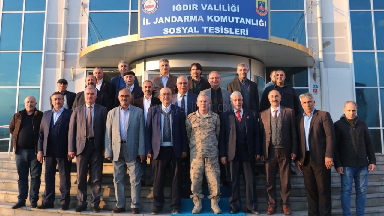 AŞİRET LİDERLERİ VE KANAAT ÖNDERLERİNDEN  İL JANDARMA KOMUTANINA ZİYARET