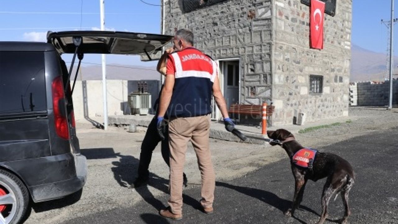 Jandarmadan Uyuşturucuya Geçit Yok