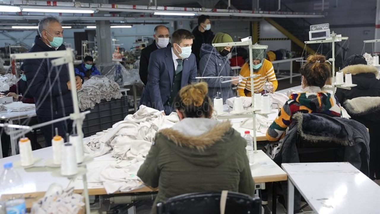 Vali  Sarıibrahim Gürşan  Tekstili Ziyaret Ederek   İncelemelerde Bulundu