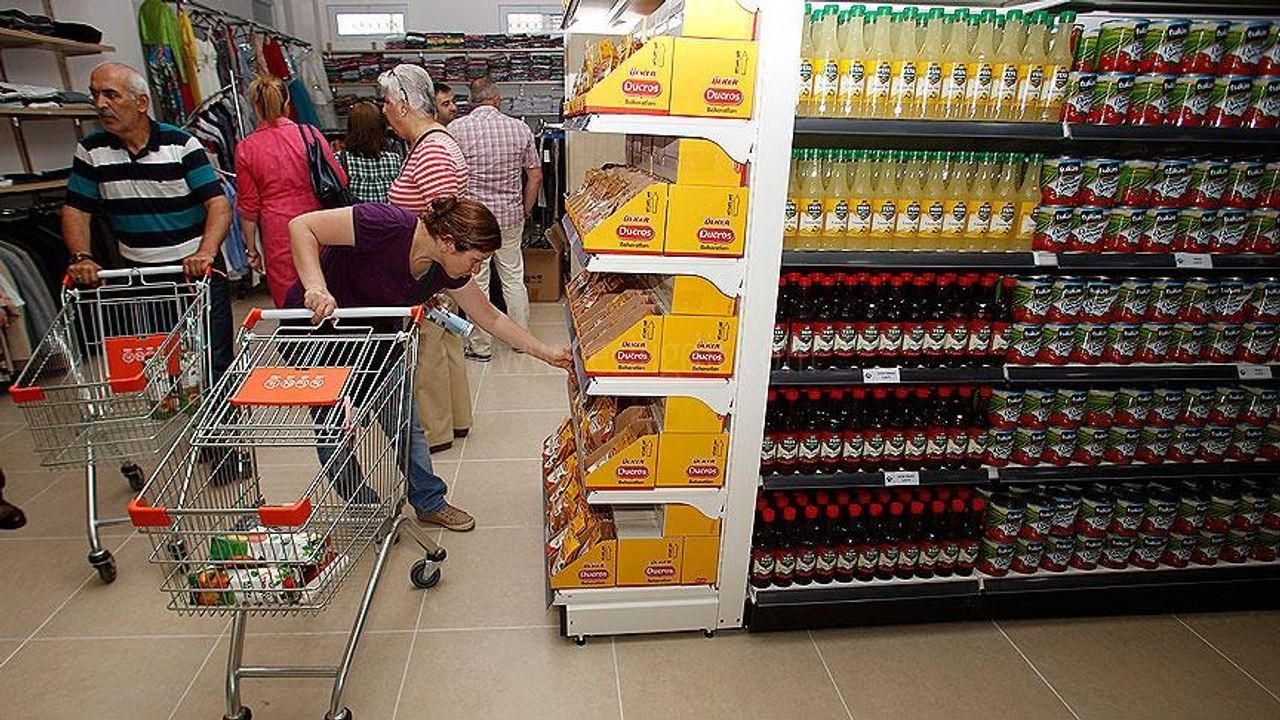 Marketlerde Salça Fiyatları Arttı
