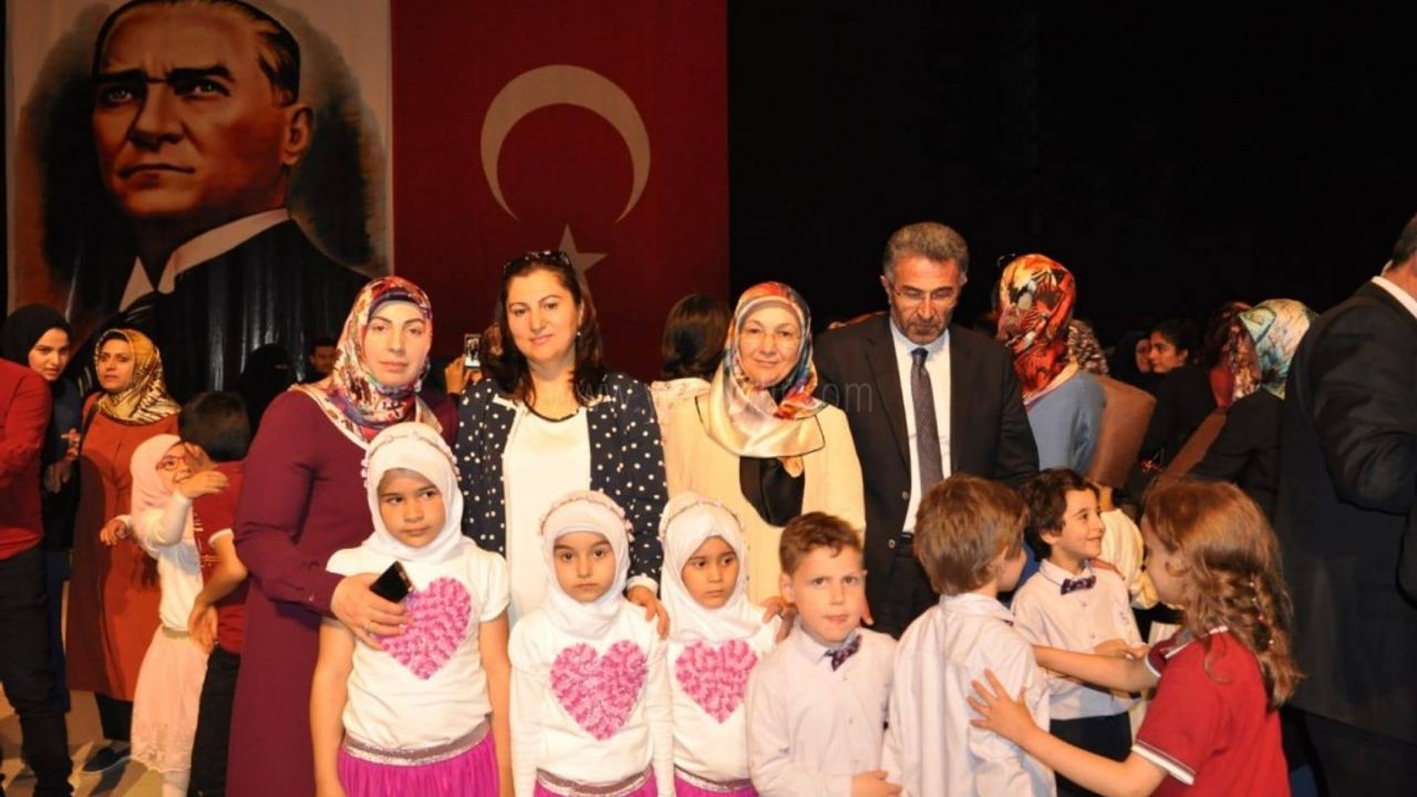 Minik Yürekler  Yıl Sonu Gösterisi