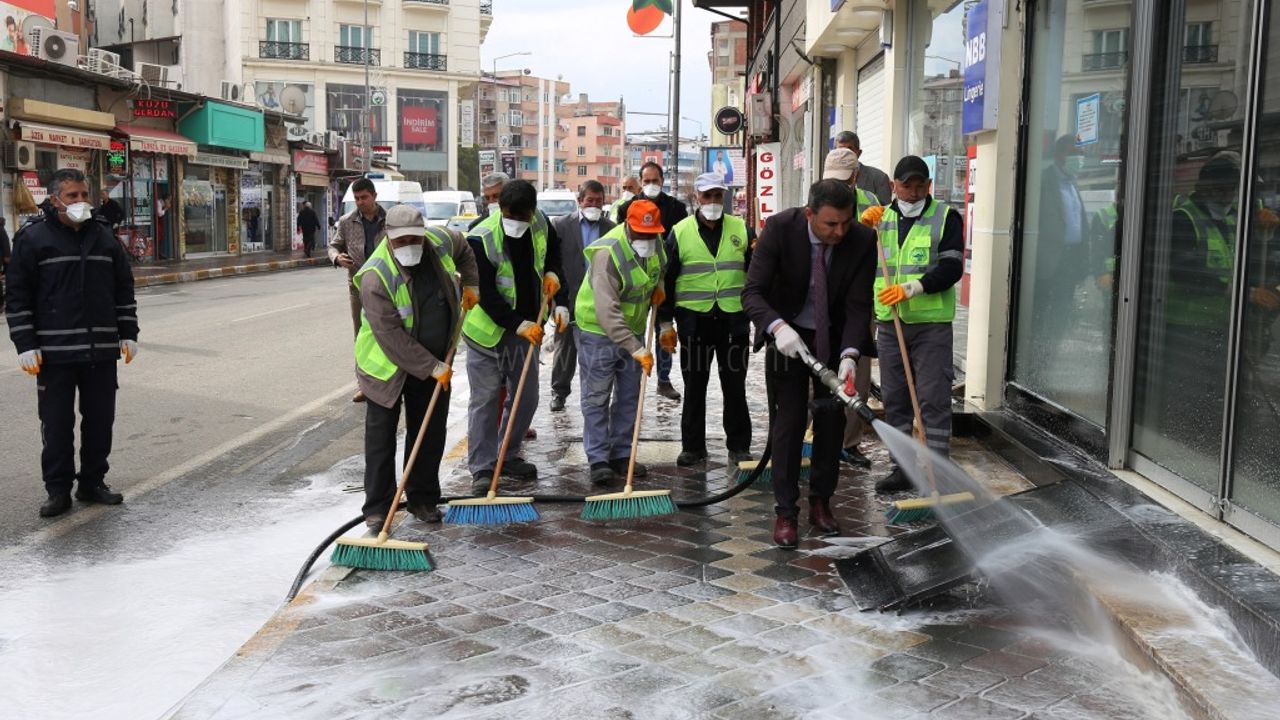Dezenfekte Çalışmalarına Başkanda Katıldı