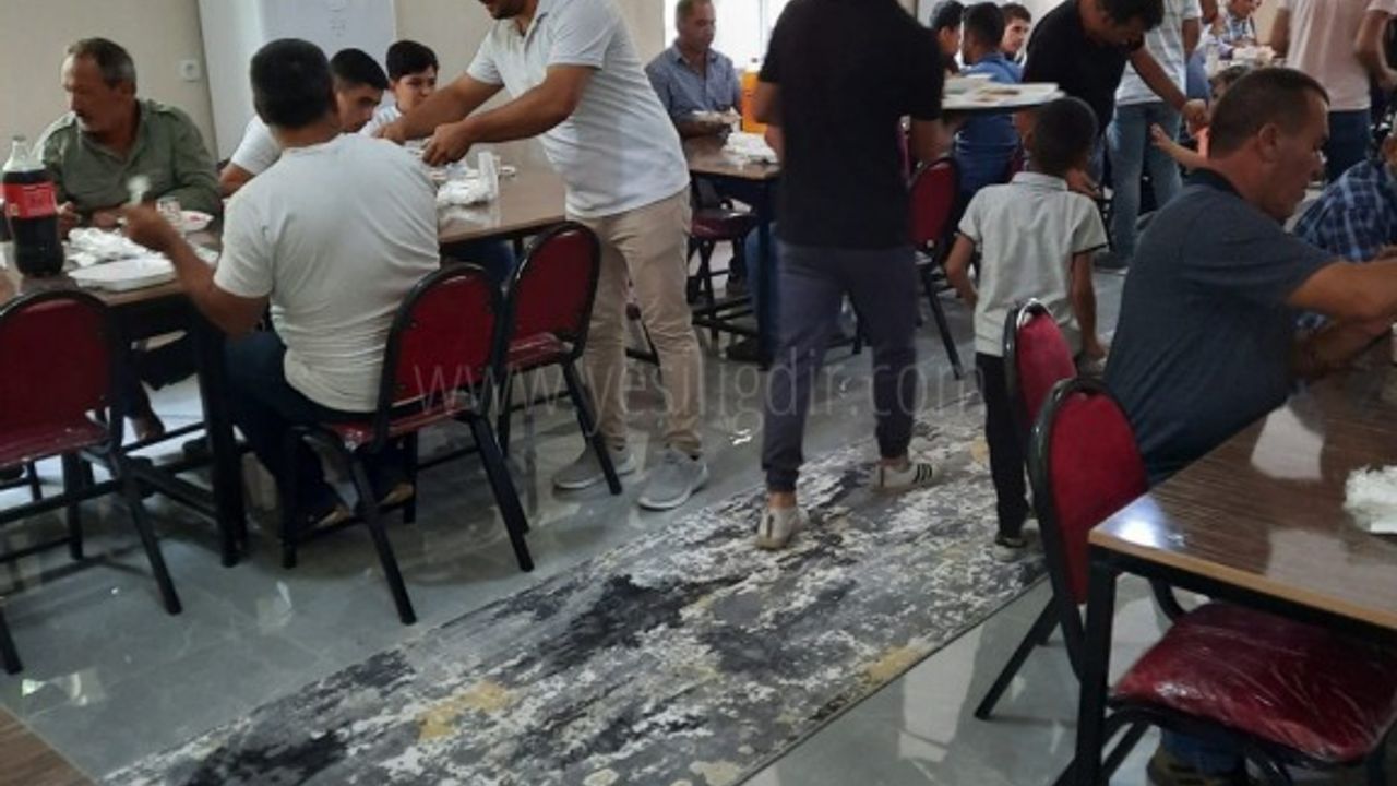 Gadir-i Hum Bayramında 3 Bin Kişiye Yemek Verildi