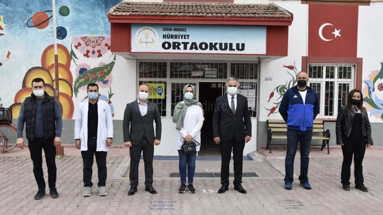 MİLLİ EĞİTİM MÜDÜRÜ HAKAN GÖNEN HÜRRİYET ORTAOKULUNU ZİYARET ETTİ