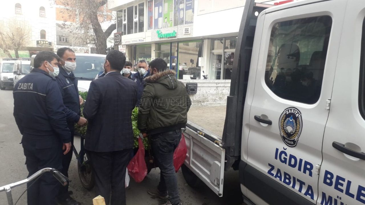 Zabıta ve Seyyar Satıcılar  arasında kovalamaca