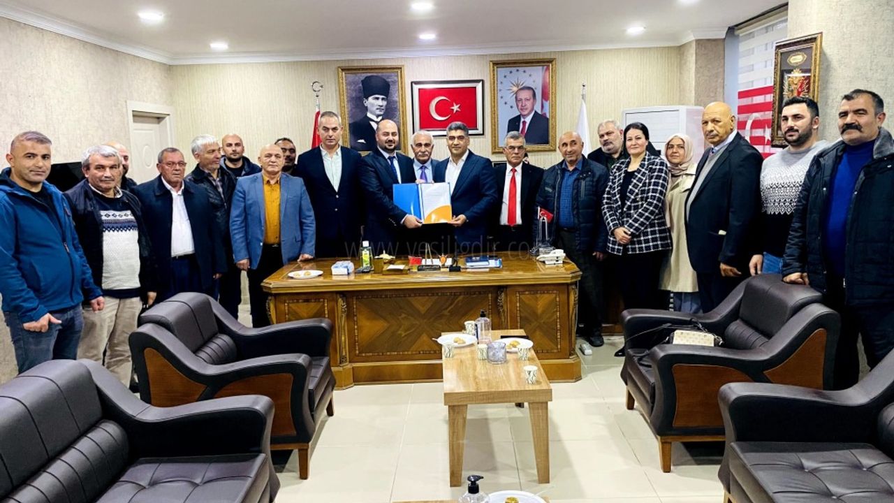 PROJECİ YENİŞ ÇELİKTEN AK PARTİ IĞDIR BELEDİYE BAŞKANI ADAY ADAYLIK BAŞVURUSUNU İL BAŞKANLIĞINA YAPTI