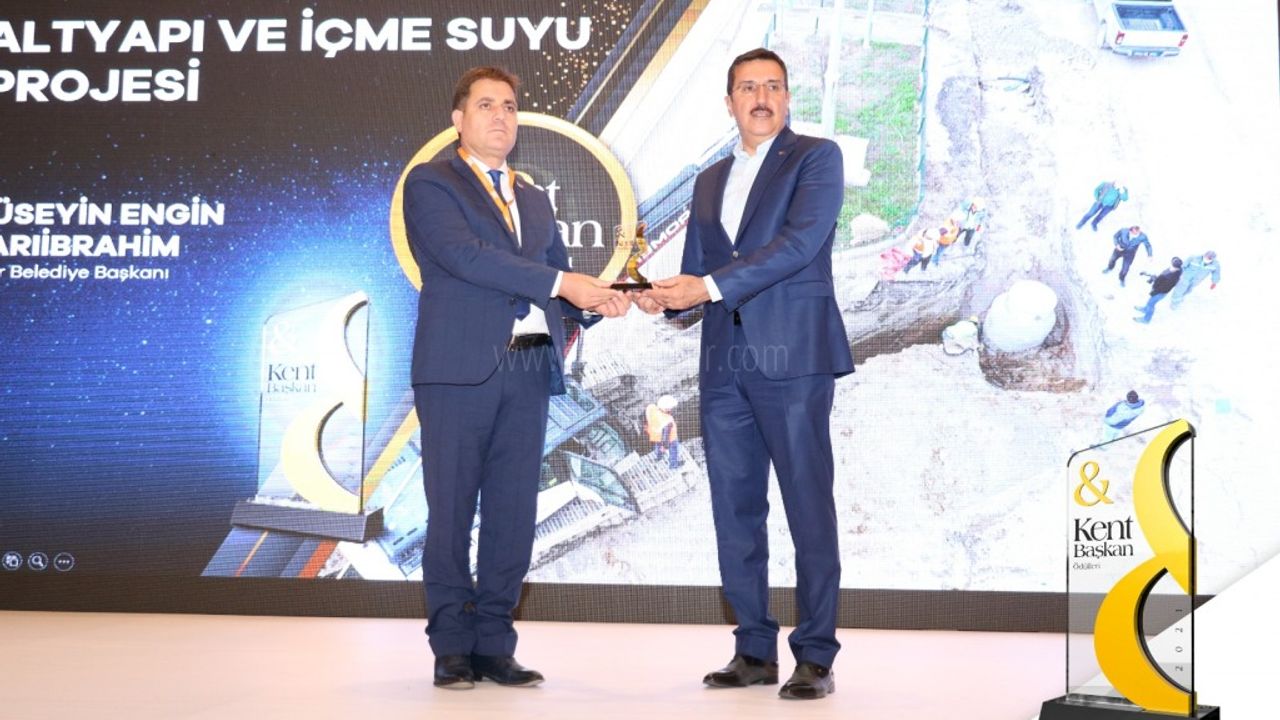 ValiBelediye Başkan V H Engin Sarıibrahim Kent  Başkan Ödülüne layık görüldü