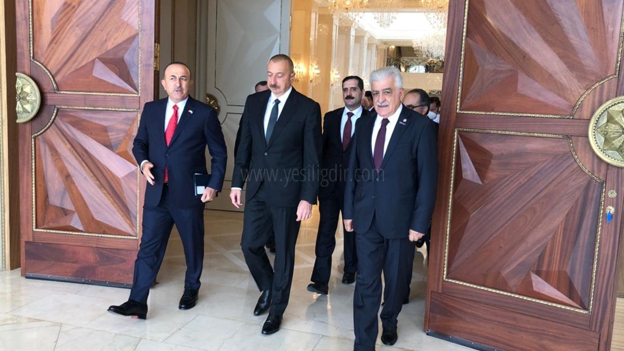 Dışişleri Bakanı Çavuşoğlu ve Milletvekili Ayrım Bakü''de