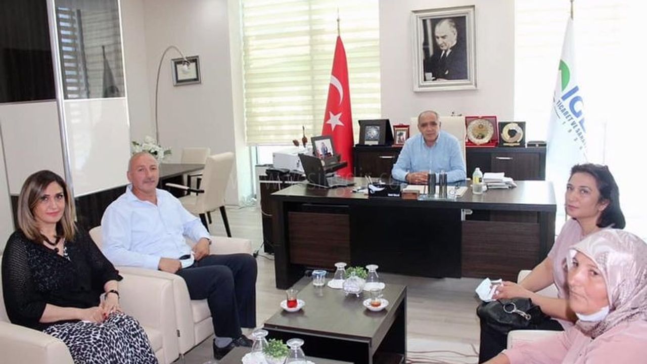 AYYILDIZ KADIN KOOPERATİFİNDEN TİCARET ODASI YÖNETİM KURULU BAŞKANINA ZİYARET