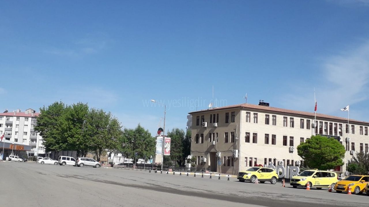 17 günlük kısıtlama başladı Iğdırda sokaklar boş kaldı