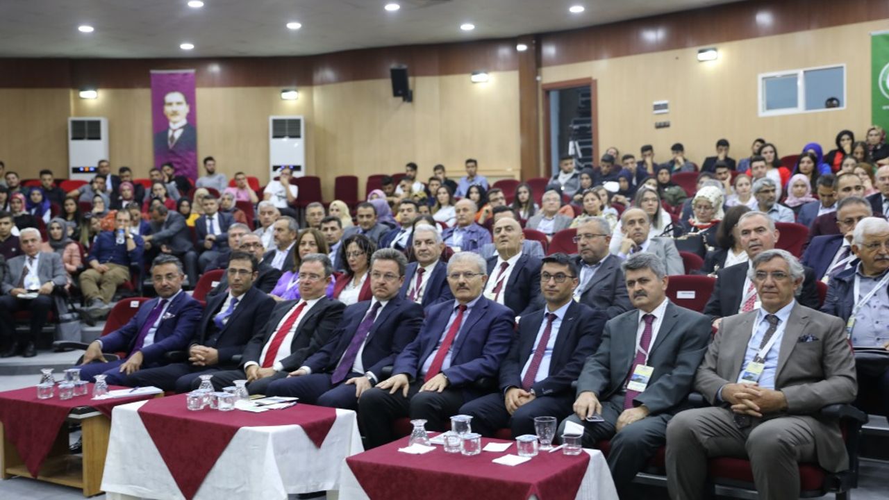 20 Yüzyılın İlk Yarısında Türk-Ermeni İlişkileri Sempozyumu yapıldı