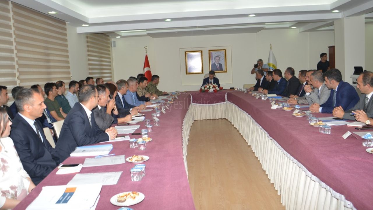 Vali  Enver Ünlü''nün Başkanlığında Afet ve Acil Durum Koordinasyon Kurulu Toplantısı Yapıldı