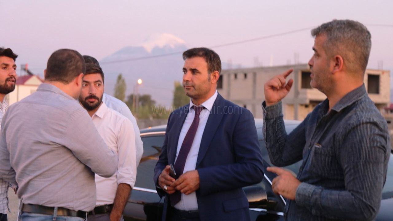 BAŞKAN AKKUŞ SOKAK SOKAK DOLAŞIP TALEPLERİ DİNLİYOR