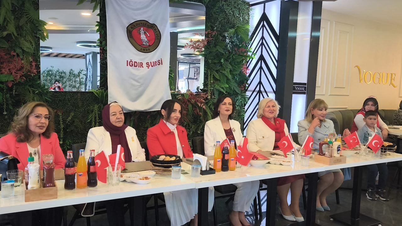 TÜRK KADINLAR BİRLİĞİ IĞDIR ŞUBESİNDEN CUMHURİYETİN 102. YILI COŞKUSU