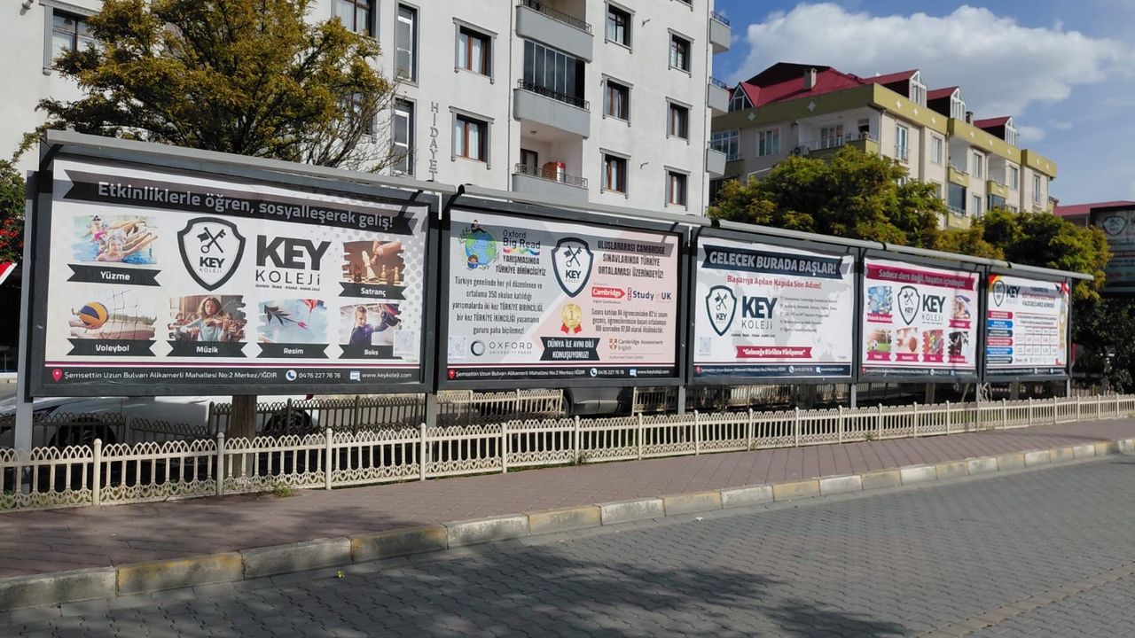 KEY Koleji, Cumhuriyetin 102. Yılında Tüm Billboardları Kiraladı