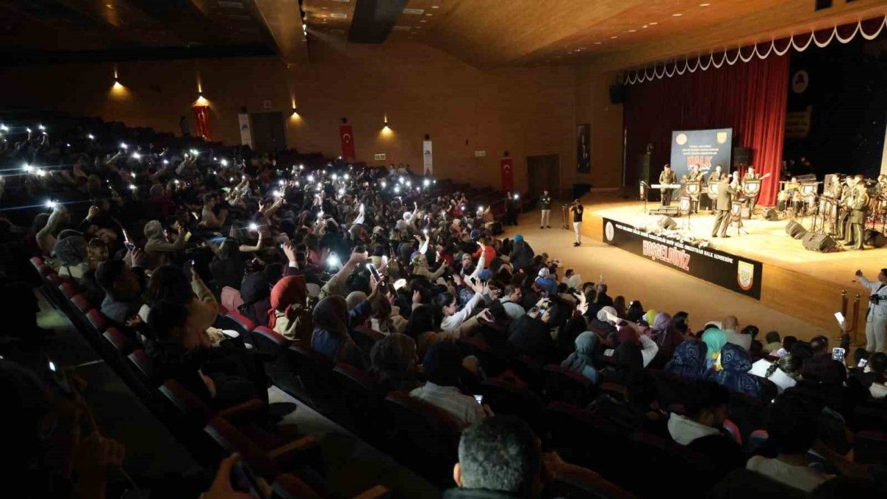 Ağrı’da 90’lar rüzgârı esti