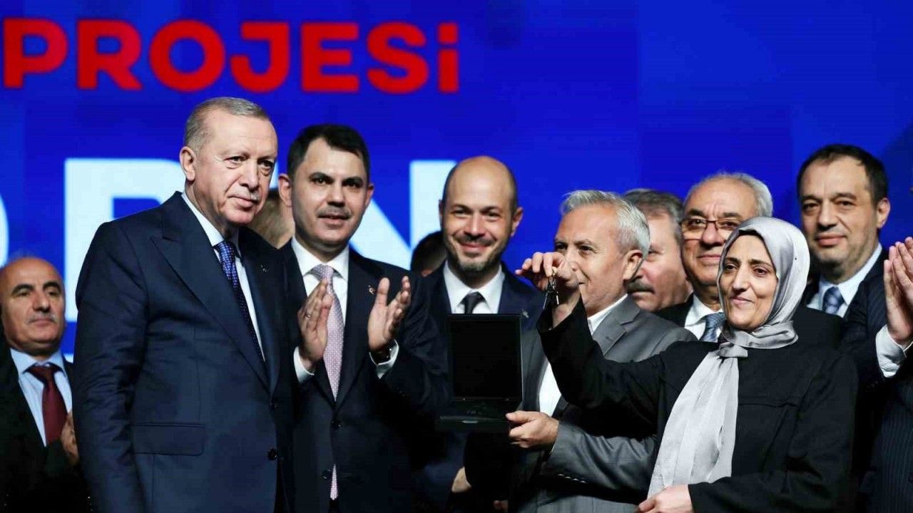 Başkan Albayrak, ’Ev Sahibi Türkiye Yüzyılın Konut Projesi’ programına katıldı