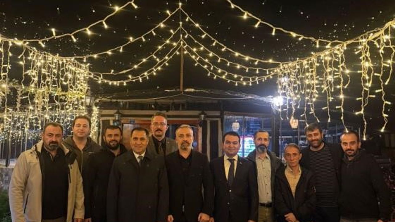 Bilecik Aile ve Sosyal Hizmetler voleybol takımına başarı kutlaması