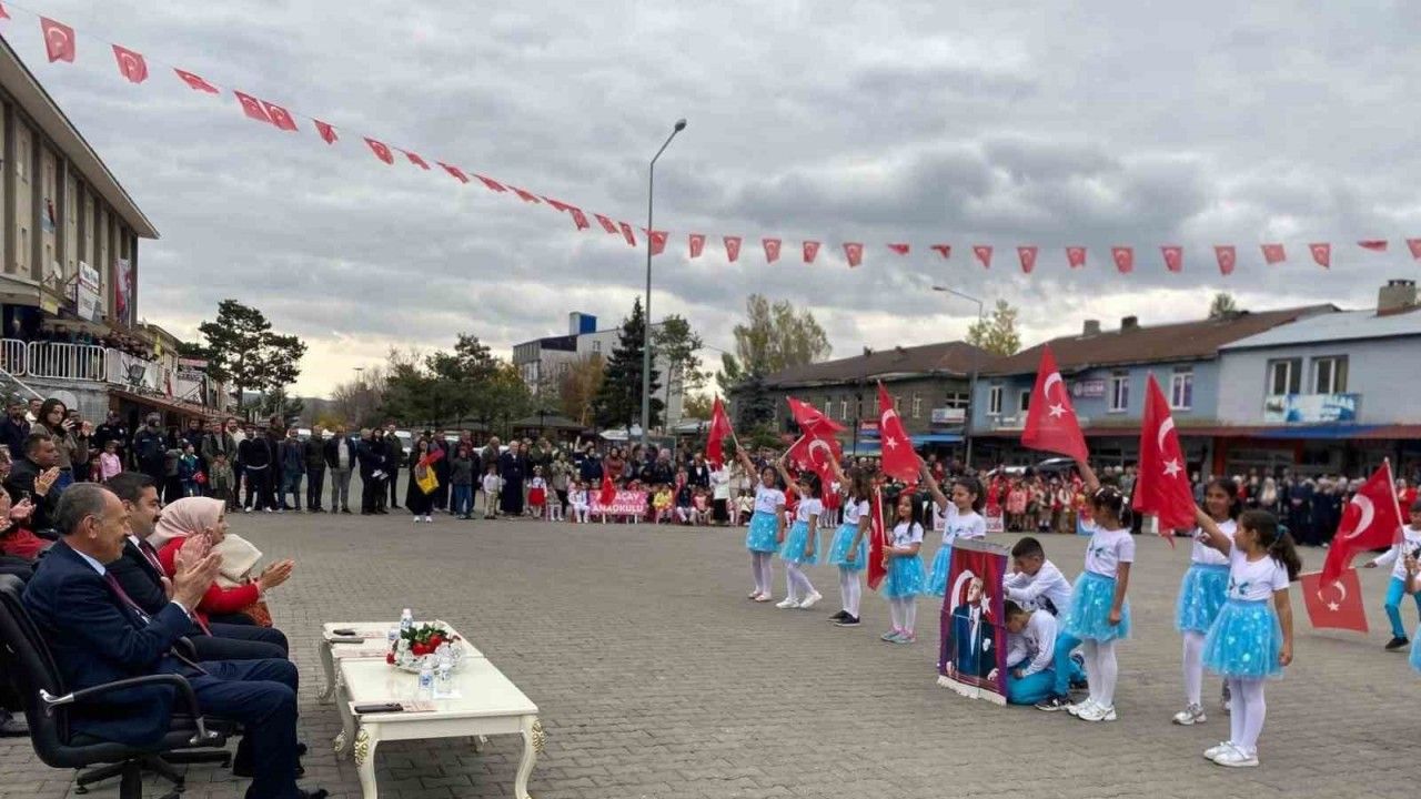 Cumhuriyetin 102. yılı Arpaçay’da coşkuyla kutlandı