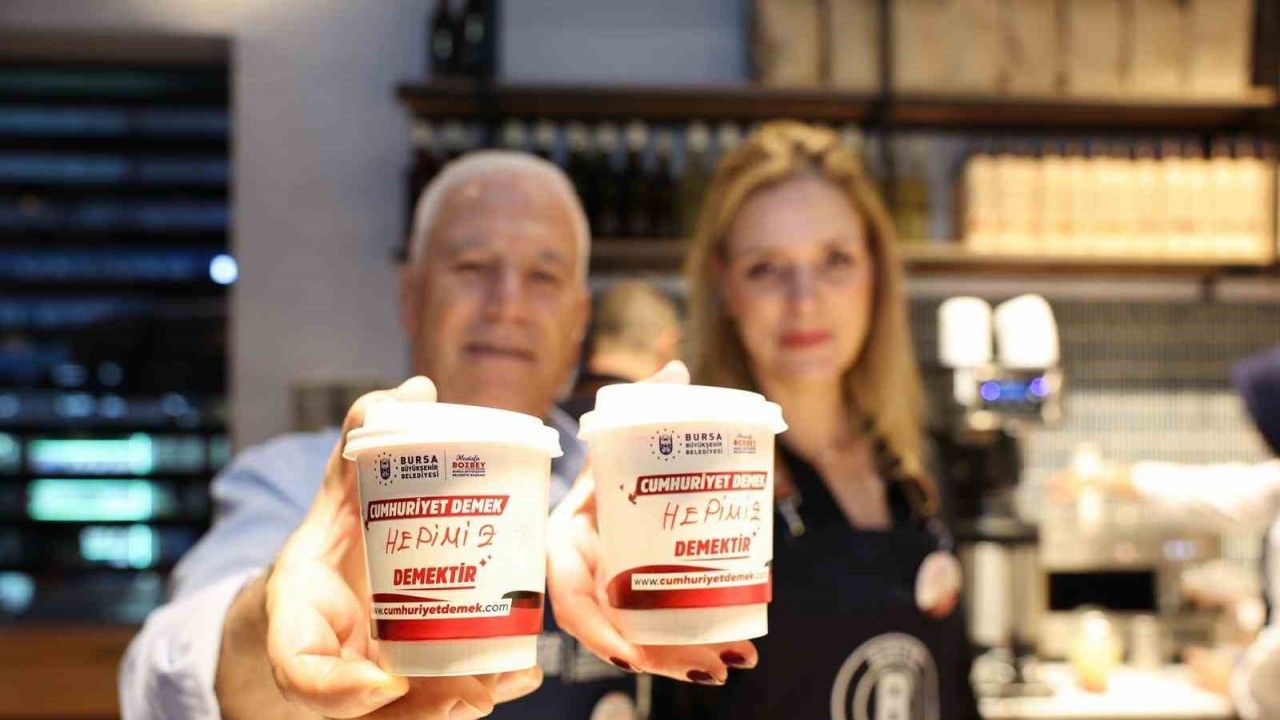 Cumhuriyet’in sıcaklığı Bursa’da paylaşıldı
