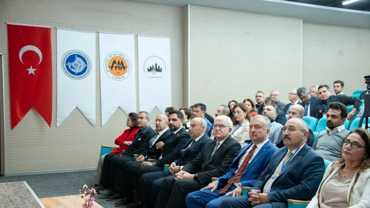 Deprem bilimciler EBYÜ’de buluştu