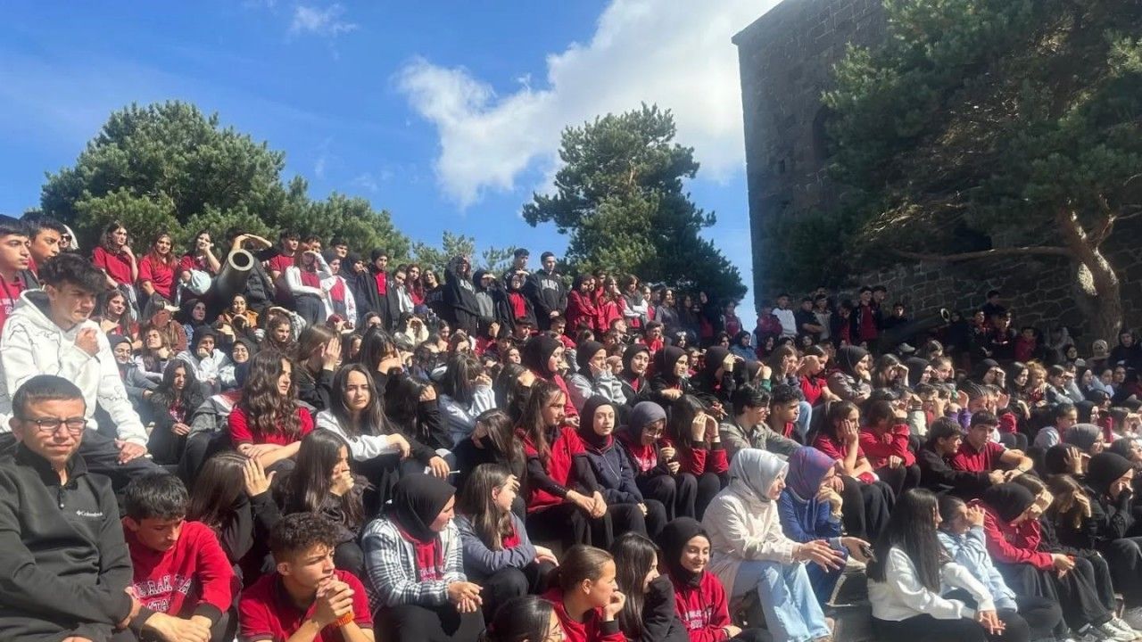 Erzurum tarihin izinde, ecdada vefa ile geleceğe yürüyor