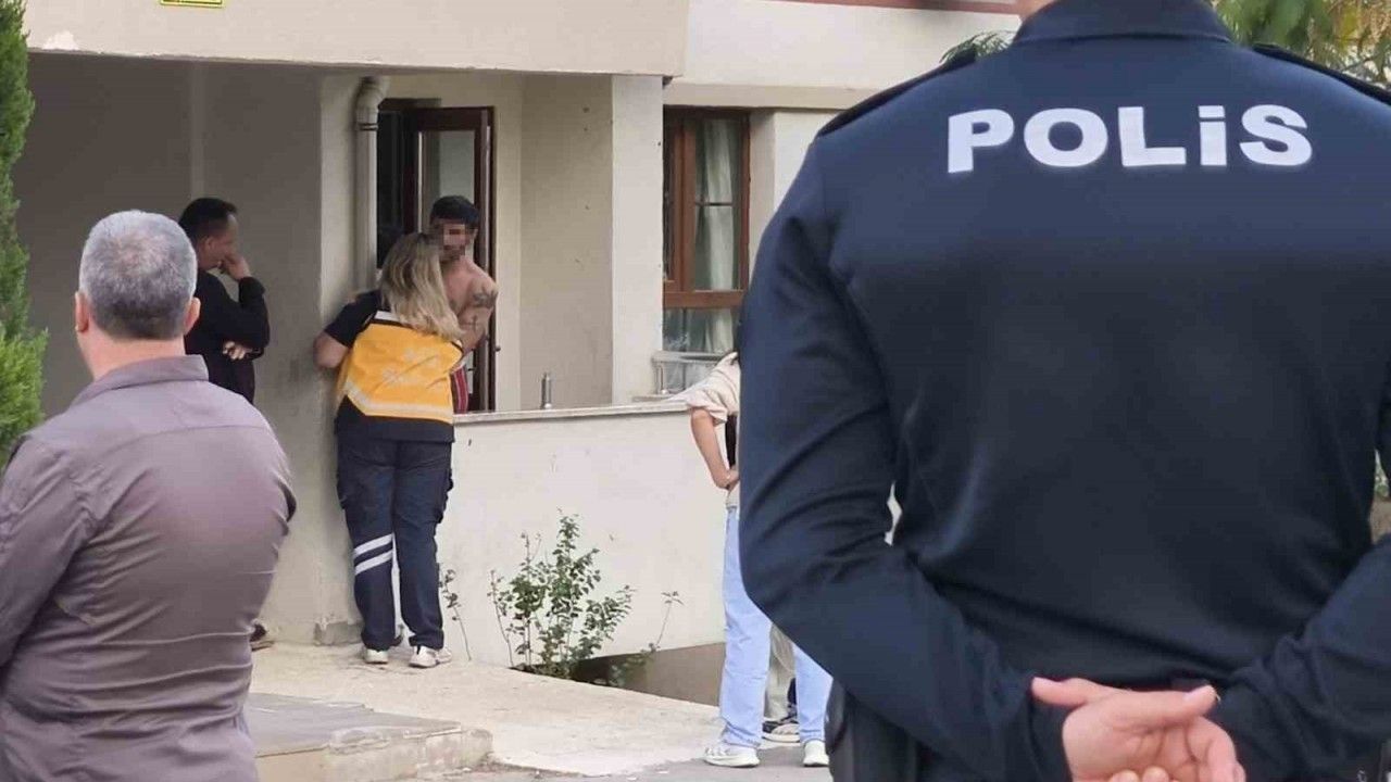 Eşi ve kızını yaralayıp rehin alan adam 6 saat sonra kaçmaya çalışırken yakalandı