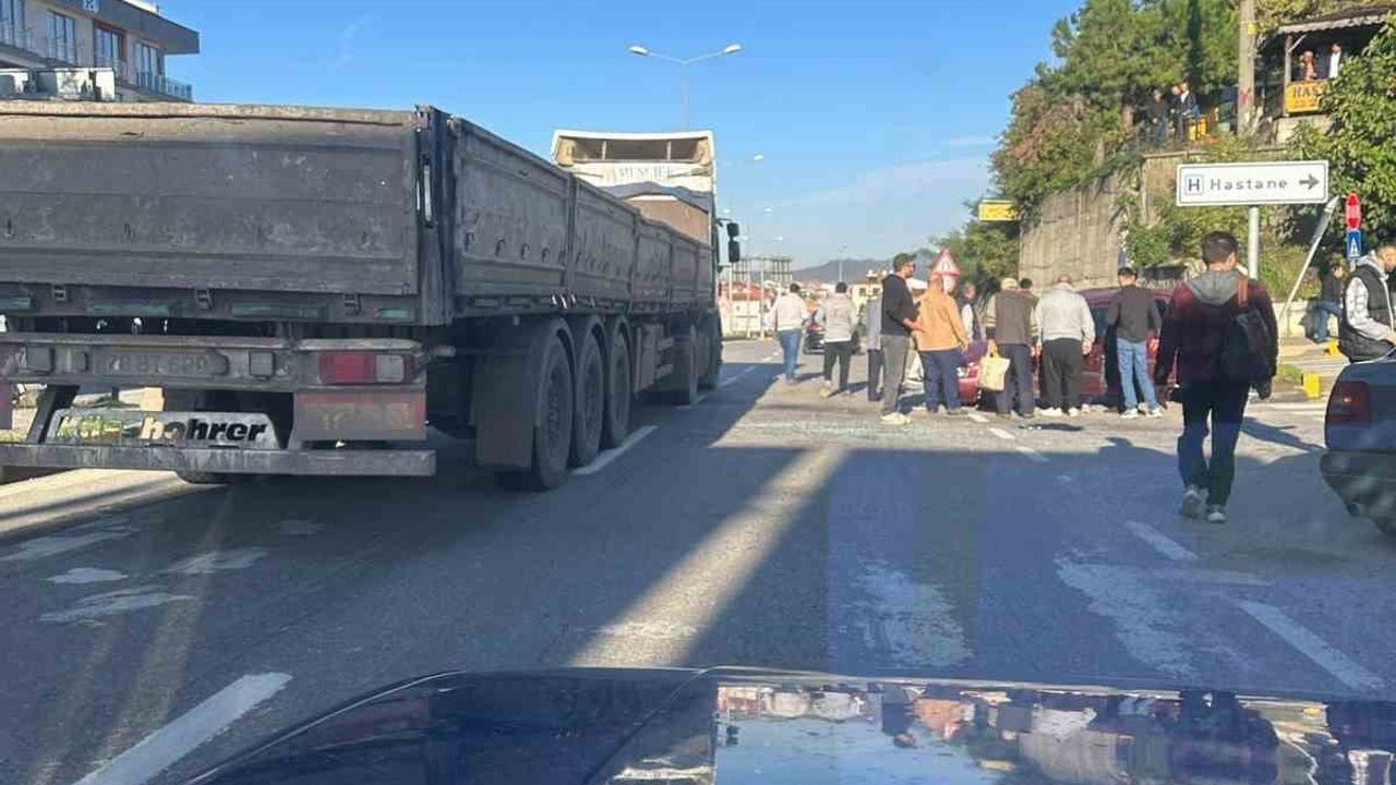 Hastane girişinde kaza: 2 yaralı