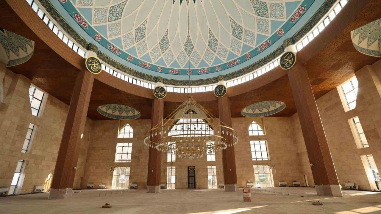 Kartepe’nin 3 bin kişilik cami inşaatı tamamlanmak üzere