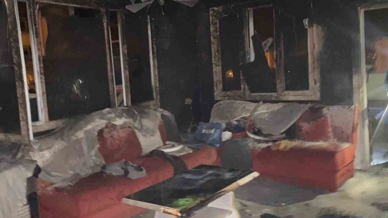 Osmaniye’de evde çıkan yangında 1 kişi dumandan etkilendi