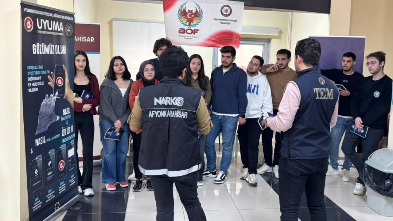 Polis öğrencileri terör ve narkotik suçlara karşı bilgilendirdi