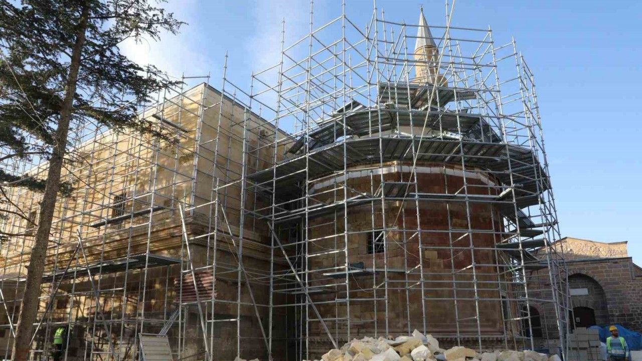Tarihi Sungurbey Cami yeniden ibadete açılacak