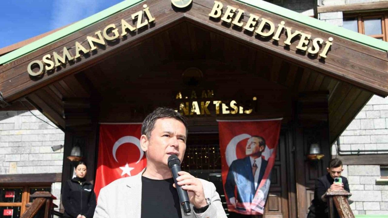 Yüzlerce kişi Cumhuriyetin izinde yürüdü