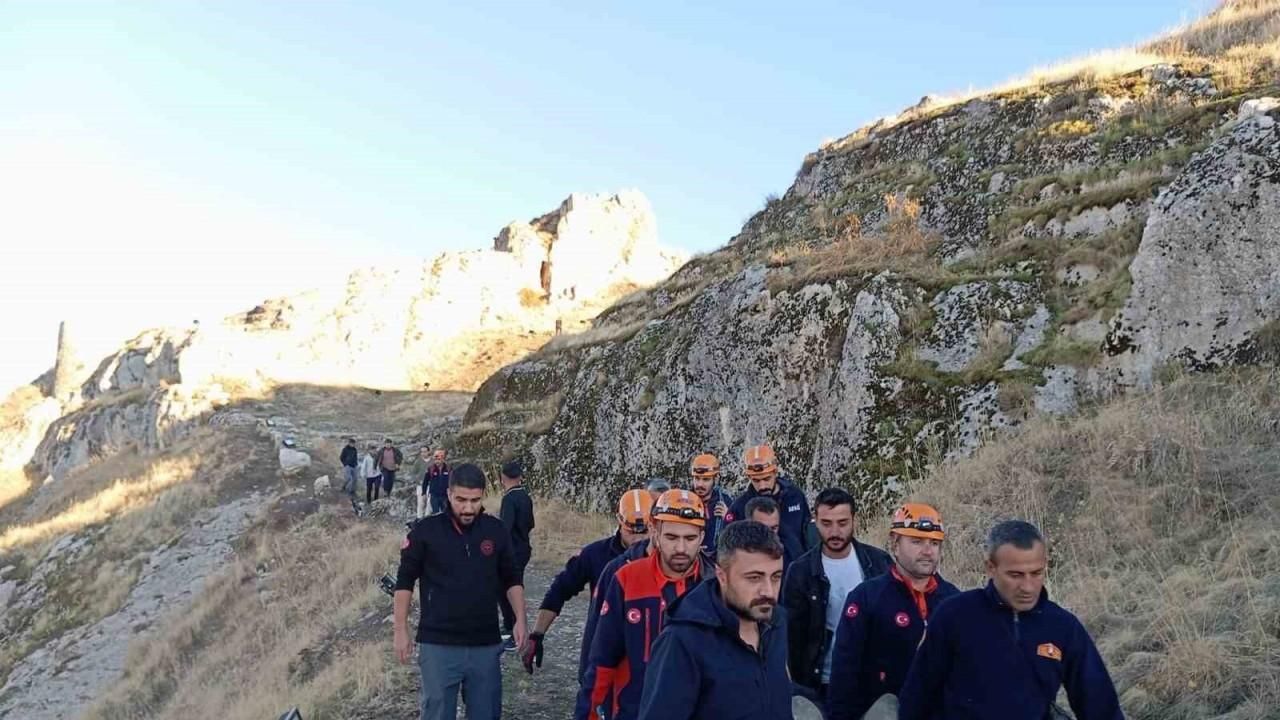 Van Kalesi’nden düşen kişi ağır yaralandı
