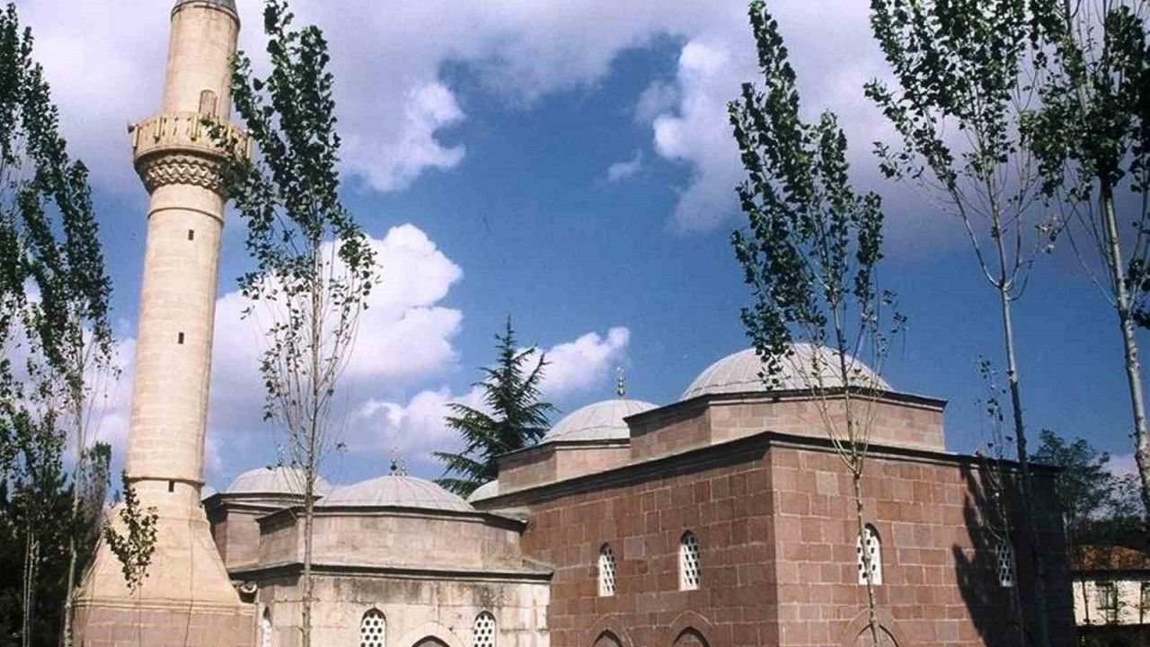 5 asırlık camiye restorasyon