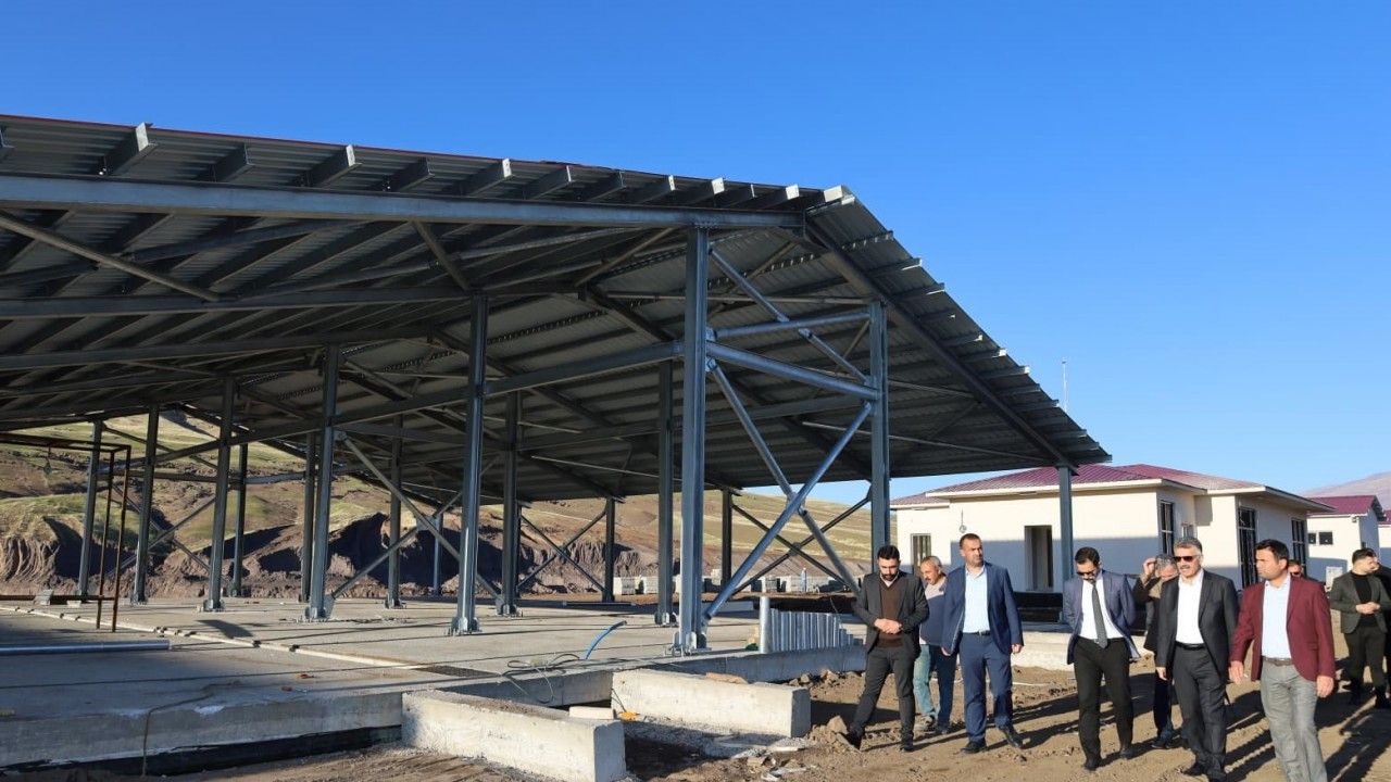 Güroymak’ta "Hayvan Pazarı ve Mezbahanesi" projesi devam ediyor