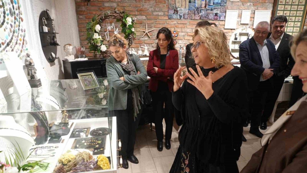 Zeytini, tasarımlarıyla mücevhere dönüştürdü