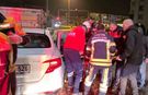Otomobil tırın dorsesine saplandı:1 yaralı