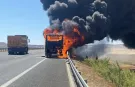 TEM'de yolcu otobüsü alev alev yandı