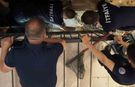 Merdiven boşluğuna sıkışan kedi merdiven ve fayans kırılarak kurtarıldı