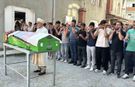 Eşi tarafından öldürülen 3 çocuk annesi kadın toprağa verildi