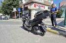Otomobille çarpışan motosikletli trafik zabıtası yaralandı